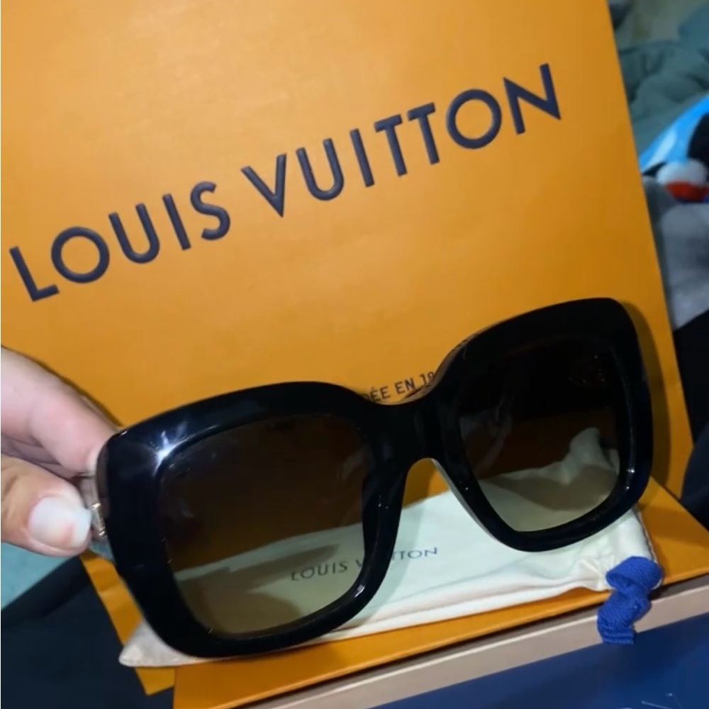 Louis Vuitton Black Contemporary Sunglasses - Picture 7 of 7